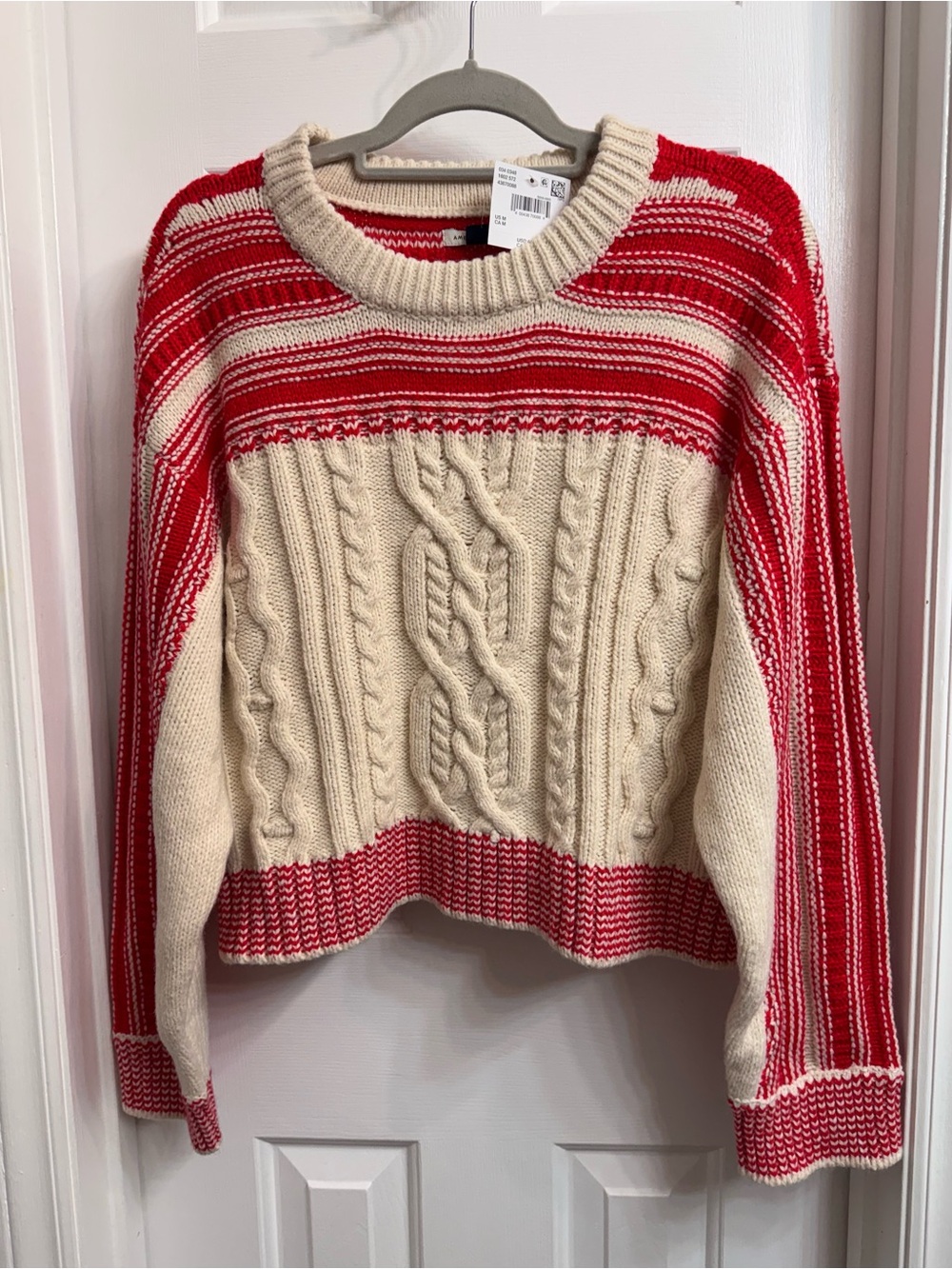 American Eagle Outfitters Women’s Cream and Red Cable Crewneck Sweater, NEW!